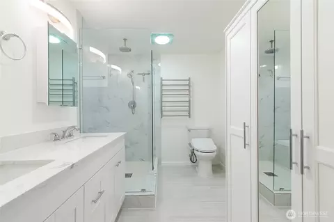 Bath - 1612 201st Pl SE #8A, Bothell, WA 98012 photo 2 of 7