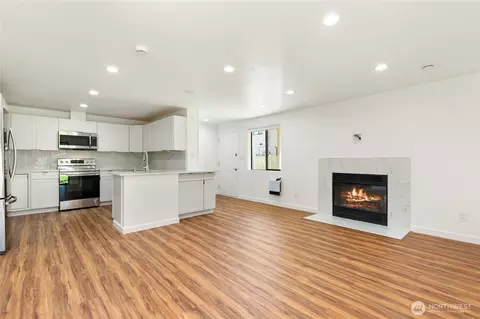 Living - 1612 201st Pl SE #8A, Bothell, WA 98012 photo 1 of 4
