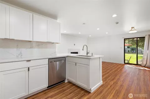 Kitchen - 1612 201st Pl SE #8A, Bothell, WA 98012 photo 5 of 5