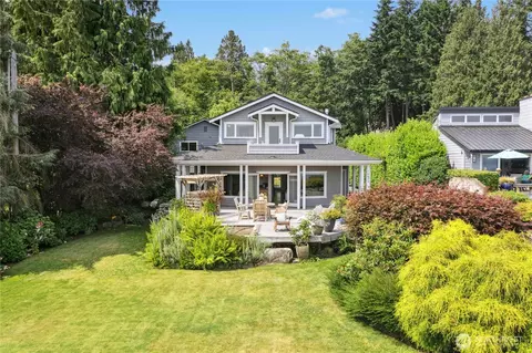 10075 Manitou Beach Dr NE, Bainbridge Island, WA 98110