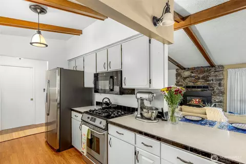 Kitchen - 131 E Vine Maple Ln, Union, WA 98592 photo 3 of 3