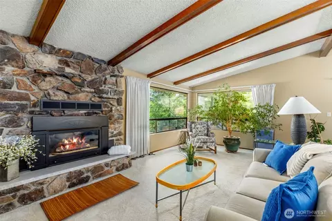 Living - 131 E Vine Maple Ln, Union, WA 98592 photo 2 of 3