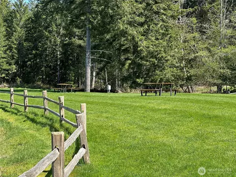 Exterior - 131 E Vine Maple Ln, Union, WA 98592 photo 10 of 12