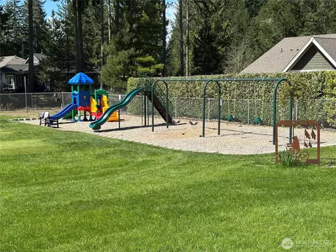 Exterior - 131 E Vine Maple Ln, Union, WA 98592 photo 11 of 12