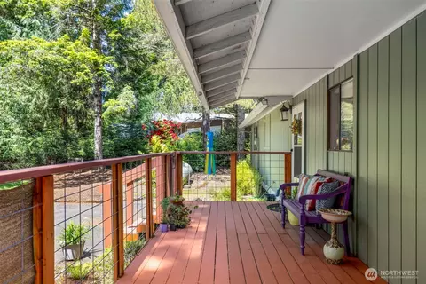 Exterior - 131 E Vine Maple Ln, Union, WA 98592 photo 5 of 12