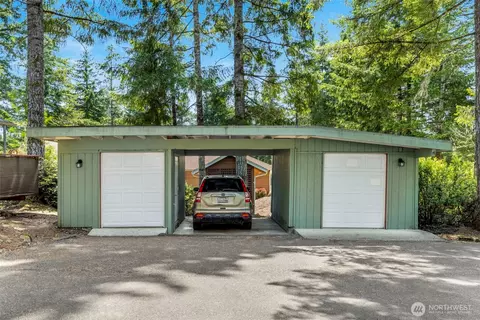 Exterior - 131 E Vine Maple Ln, Union, WA 98592 photo 3 of 12