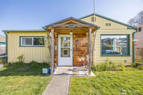 1221 W 10th St, Port Angeles, WA 98363