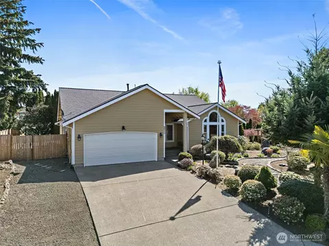 8011 89th Ave SW, Lakewood, WA 98498