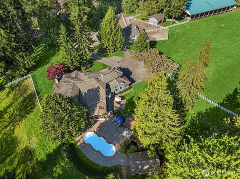 2320 Quail Creek Way NE, Redmond, WA 98053