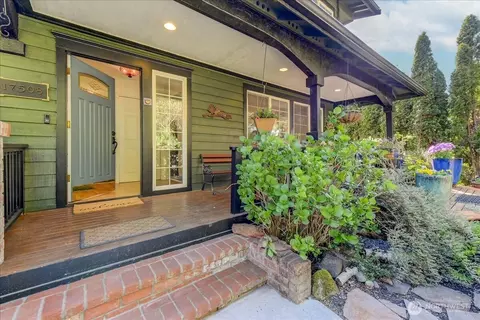 17508 32nd Ave NE, Lake Forest Park, WA 98155
