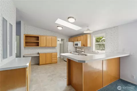 Kitchen - 12711 NE 190th St, Bothell, WA 98011 photo 1 of 4