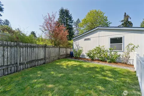 Exterior - 12711 NE 190th St, Bothell, WA 98011 photo 4 of 4