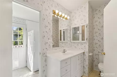 Bath - 12711 NE 190th St, Bothell, WA 98011 photo 1 of 3