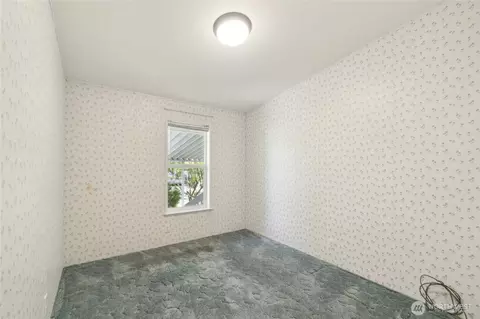 Bedroom - 12711 NE 190th St, Bothell, WA 98011 photo 4 of 5