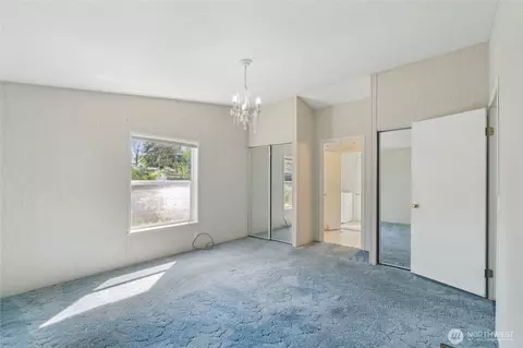 Bedroom - 12711 NE 190th St, Bothell, WA 98011 photo 2 of 5