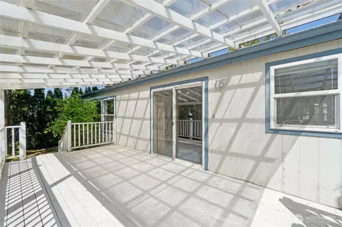 Exterior - 12711 NE 190th St, Bothell, WA 98011 photo 2 of 4