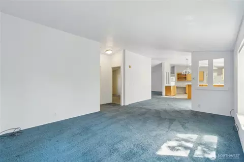 Living - 12711 NE 190th St, Bothell, WA 98011 photo 7 of 8