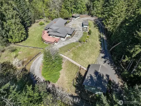 212 Deer Park Ln, Port Angeles, WA 98362