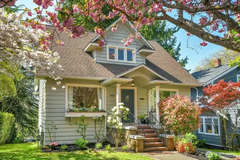 5605 Greenwood Ave N, Seattle, WA 98103