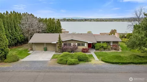 70 SE Pelican Dr, Moses Lake, WA 98837