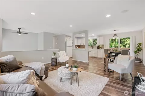 811 Grimes Rd, Bothell, WA 98012 photo 16