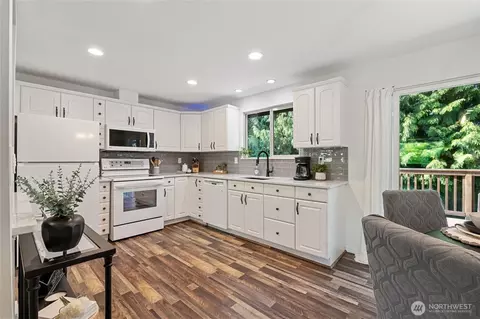 811 Grimes Rd, Bothell, WA 98012 photo 8