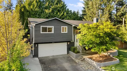 811 Grimes Rd, Bothell, WA 98012