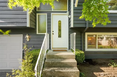 811 Grimes Rd, Bothell, WA 98012 photo 2