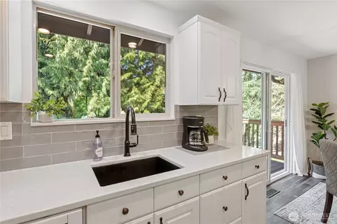 811 Grimes Rd, Bothell, WA 98012 photo 5