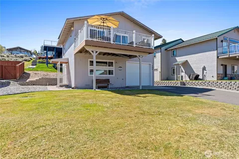 200 E Marine View Dr, Orondo, WA 98843