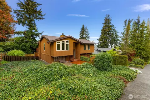 900 40th St, Bellingham, WA 98229