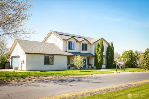 220 Blalock Dr, College Place, WA 99324