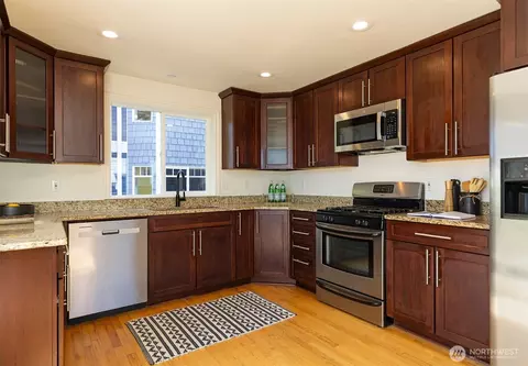 Kitchen - 1811 E Pike St, Seattle, WA 98122 photo 3 of 3