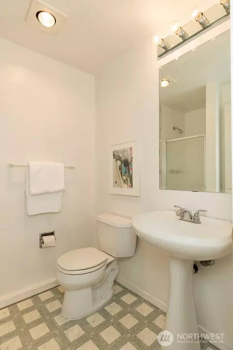 Bath - 1811 E Pike St, Seattle, WA 98122 photo 5 of 5