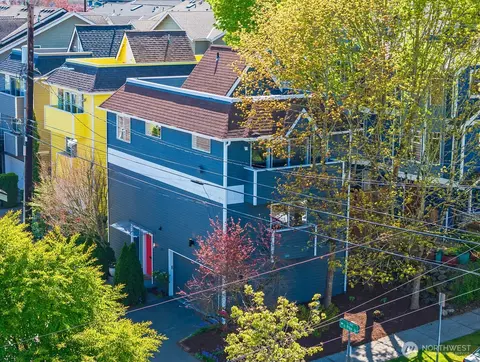 Exterior - 1811 E Pike St, Seattle, WA 98122 photo 1 of 6