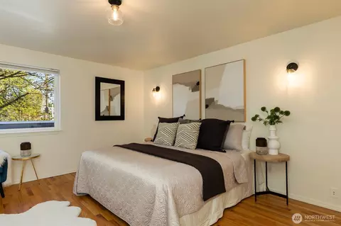Bedroom - 1811 E Pike St, Seattle, WA 98122 photo 2 of 3