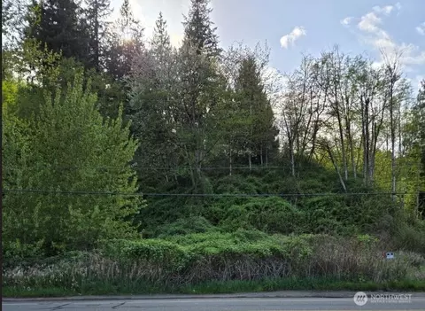 2210 W Valley Hwy E, Edgewood, WA 98372