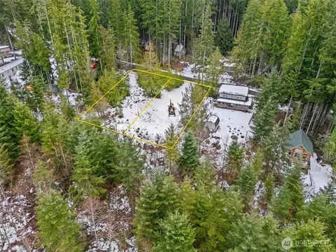 440 N Dow Mountain Dr, Hoodsport, WA 98548