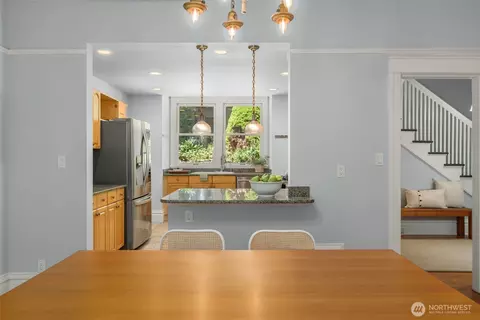 2415 E Spring St, Seattle, WA 98122 photo 12