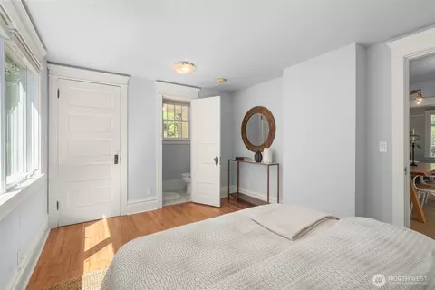 2415 E Spring St, Seattle, WA 98122 photo 18