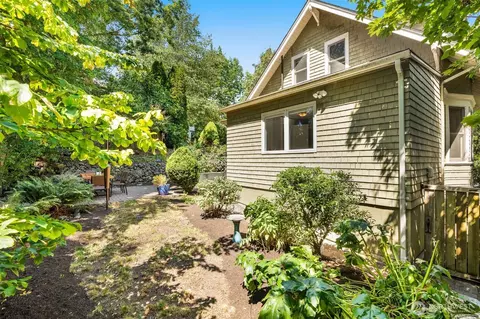 2415 E Spring St, Seattle, WA 98122 photo 27