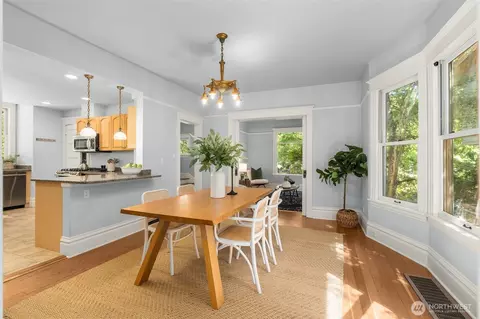 2415 E Spring St, Seattle, WA 98122 photo 10