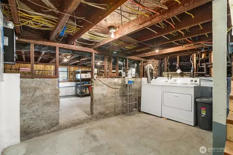 2415 E Spring St, Seattle, WA 98122 photo 25