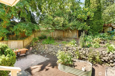 2415 E Spring St, Seattle, WA 98122 photo 30