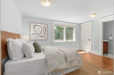 2415 E Spring St, Seattle, WA 98122 photo 17