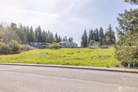 8 Delguzzi Dr, Port Angeles, WA 98362