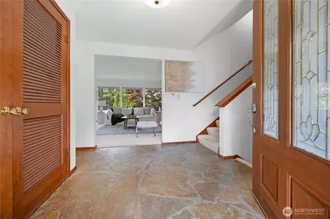 1005 Harborview Ln, Everett, WA 98203 photo 3