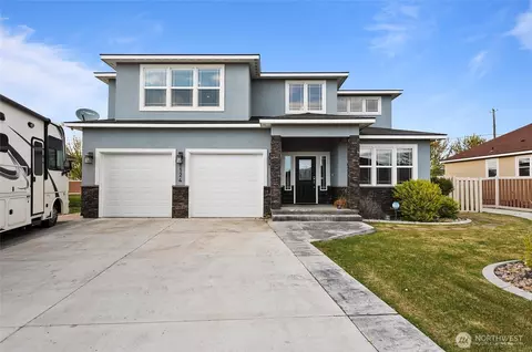 1124 W Abbey Rd, Moses Lake, WA 98837