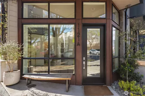 1121 34th Ave #A, Seattle, WA 98122