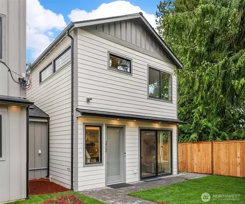 213 NE 123rd St, Seattle, WA 98125